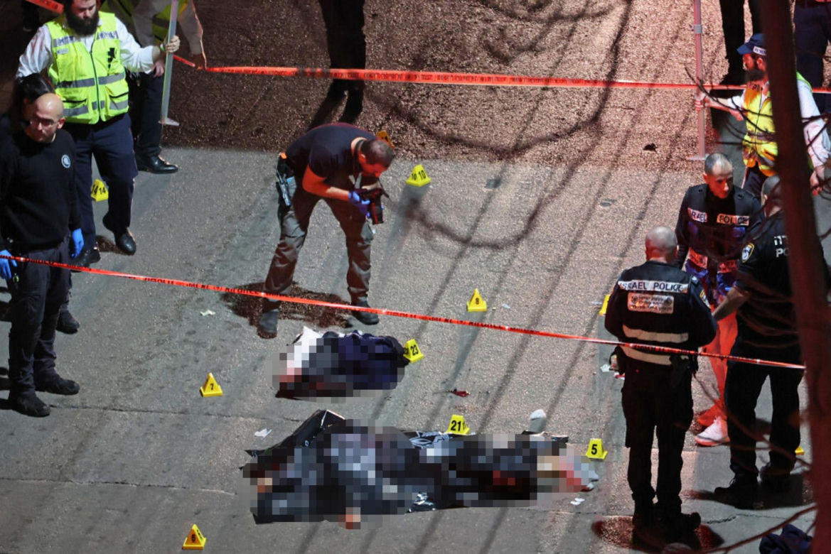 Nożownik zaatakował cztery osoby! Policja zastrzeliła 29-latka