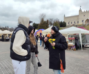 ESKA Lublin rozdawała żonkile na wiosnę