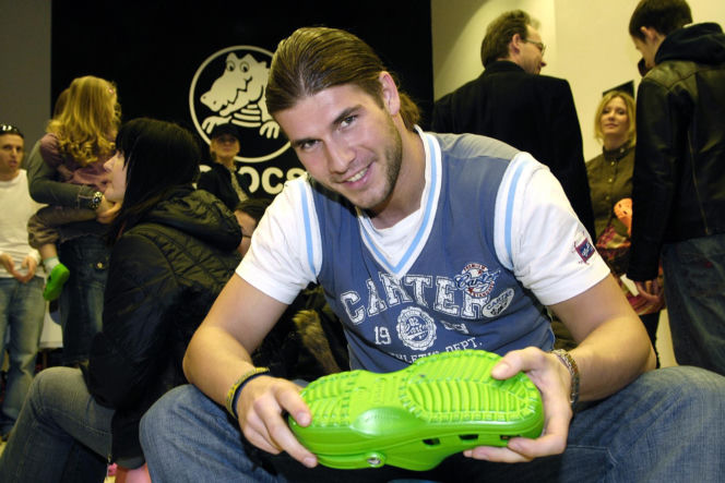 Piotr Adamski zasłynął jako "polski hydraulik". Dziś jest modelem plus size!