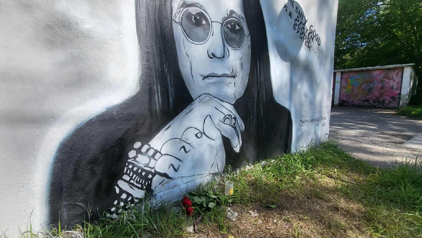 Mural Ozzy'ego Osbourne'a w Warszawie