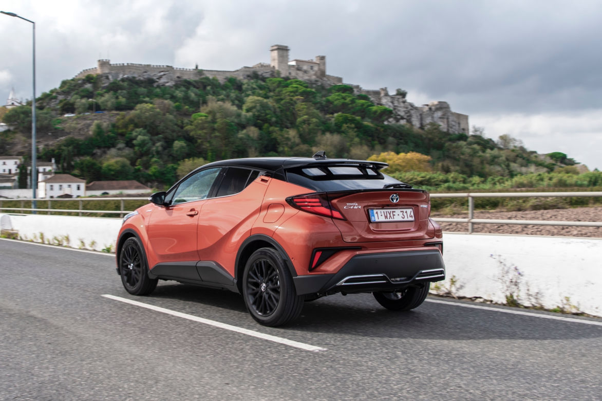 Toyota C-HR 2.0 Hybrid Dynamic Force 184 KM e-CVT