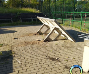 Zabrze: pijany nastolatek zdewastował nowy plac zabaw przy szkole podstawowej. Wszystko zostało zniszczone