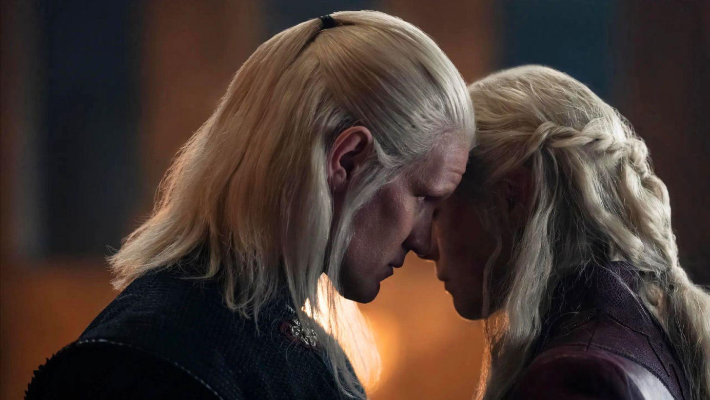 Matt Smith jako książę Daemon Targaryen oraz Emma D’Arcy jako królowa Rhaenyra I Targaryen.