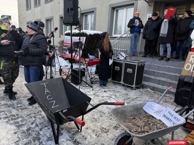 Protest przeciw Stefie Czystego Transportu w Krakowie