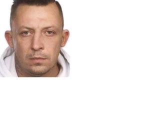 Policja poszukuje tych mężczyzn! Tylko spójrzcie na ich pseudonimy