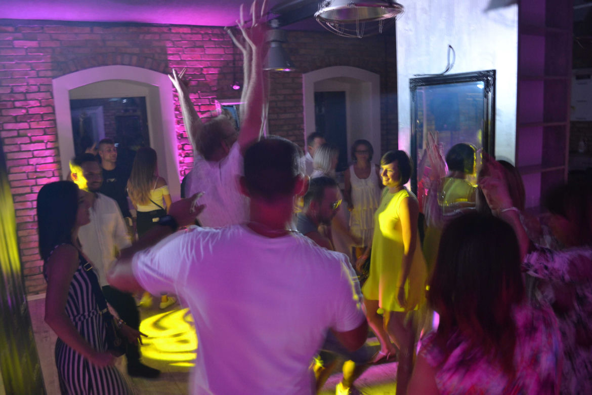 Eska Summer City na otwarciu salony fryzjerskiego Hryszko Academy