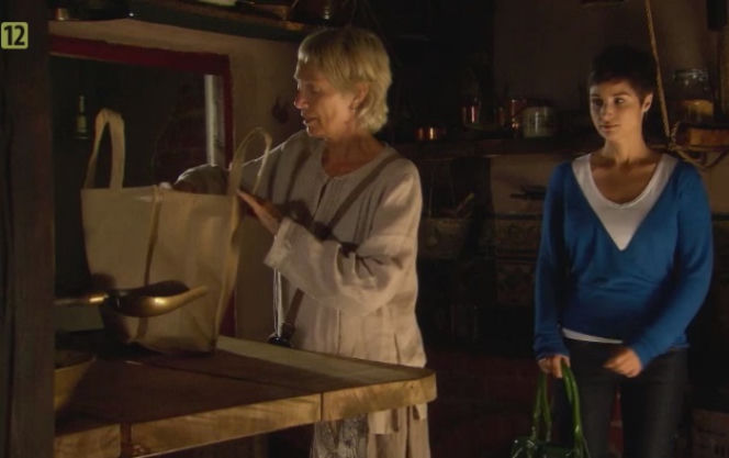 Dom nad rozlewiskiem odc. 3. Basia (Małgorzata Braunek), Małgosia (Joanna Brodzik)