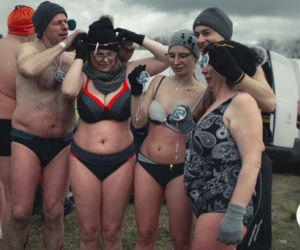 XIV Kąpiel dla odważnych. Morsy wykąpały się na Plaży Miejskiej w Ełku
