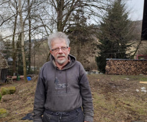 Spór o działkę w Łostówce