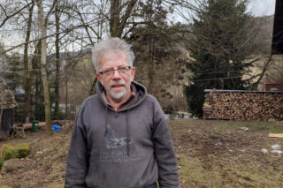 Spór o działkę w Łostówce