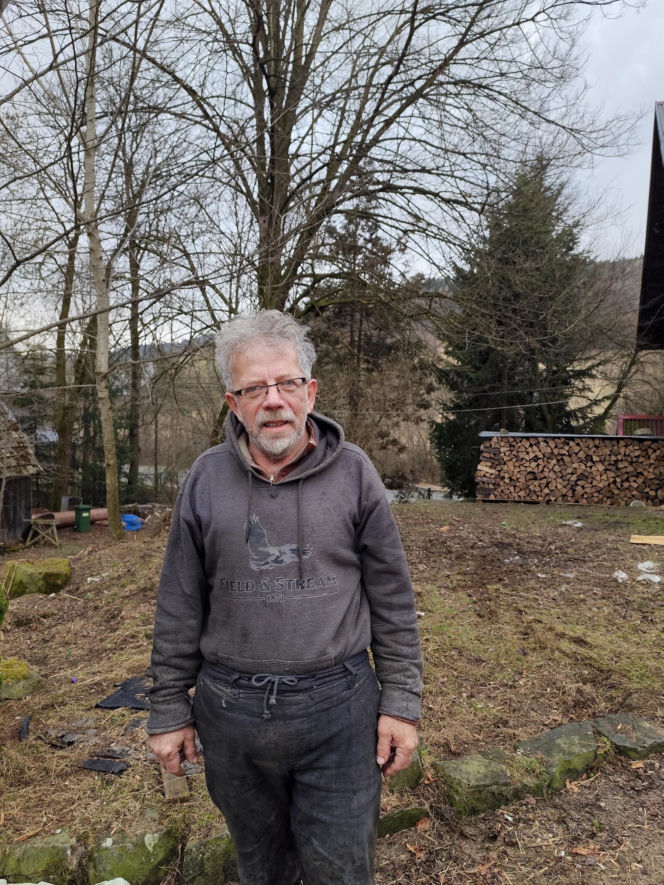 Spór o działkę w Łostówce