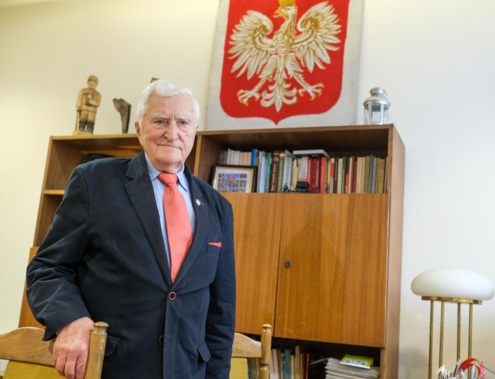 Pierwszy senior zaszczepiony