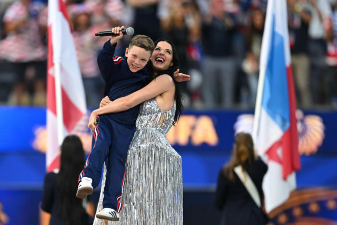 Katy Perry zaśpiewała z 10-latkiem na mundialu 2026. Ten występ poruszył kibiców! [WIDEO]
