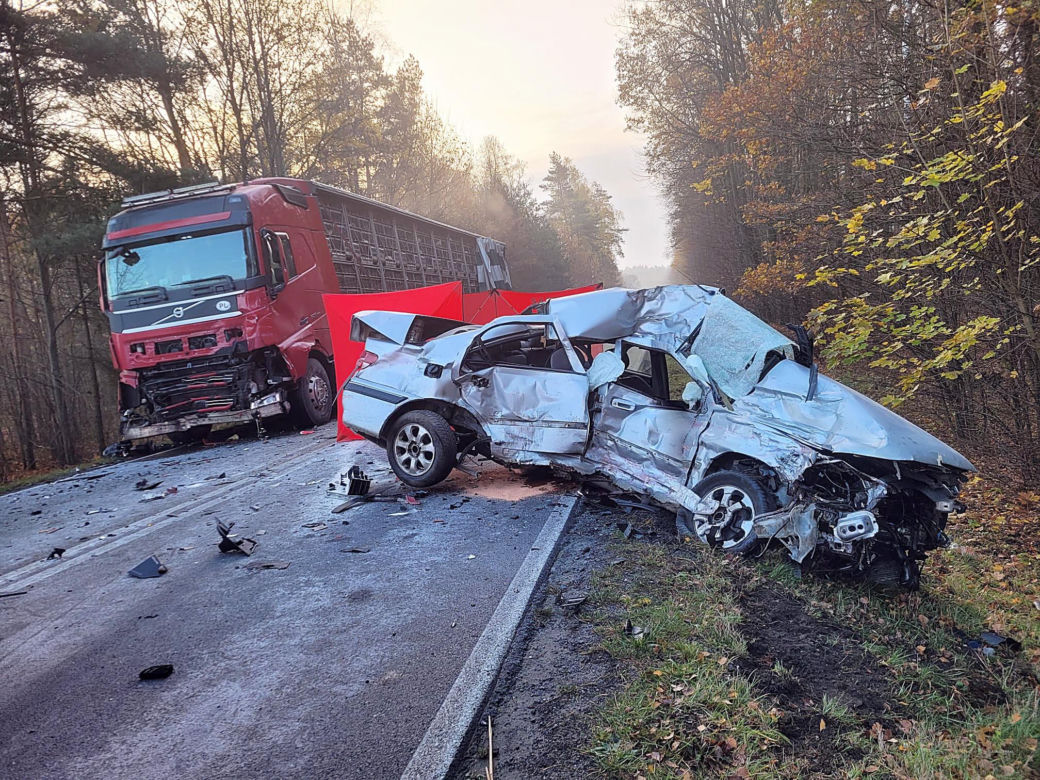 Tragiczny wypadek w Piasku. Zginął kierowca
