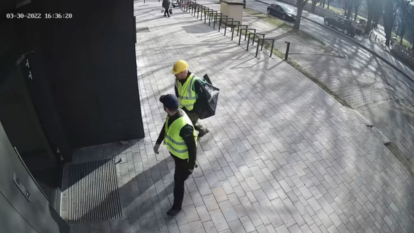 Parszywi złodzieje okradli Ukrainki na 65 tysięcy złotych! Czy to oni? Szuka ich policja!