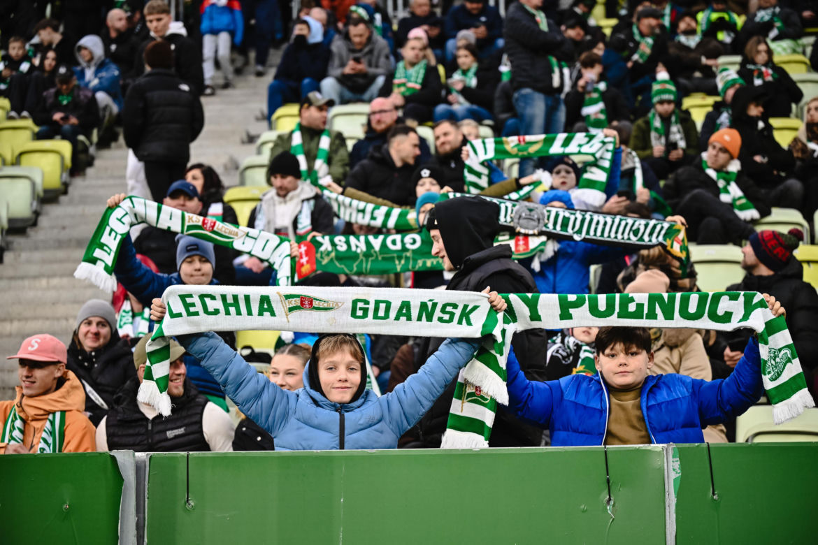 Lechia Gdańsk - Widzew Łódź: Zdjęcia kibiców z meczu 15. kolejki PKO BP Ekstraklasy