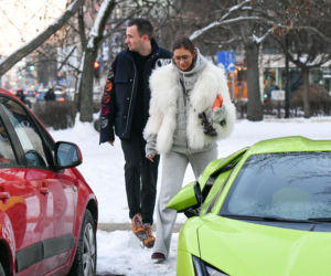 Klaudia Halejcio, mąż jej otworzył auto za całusa