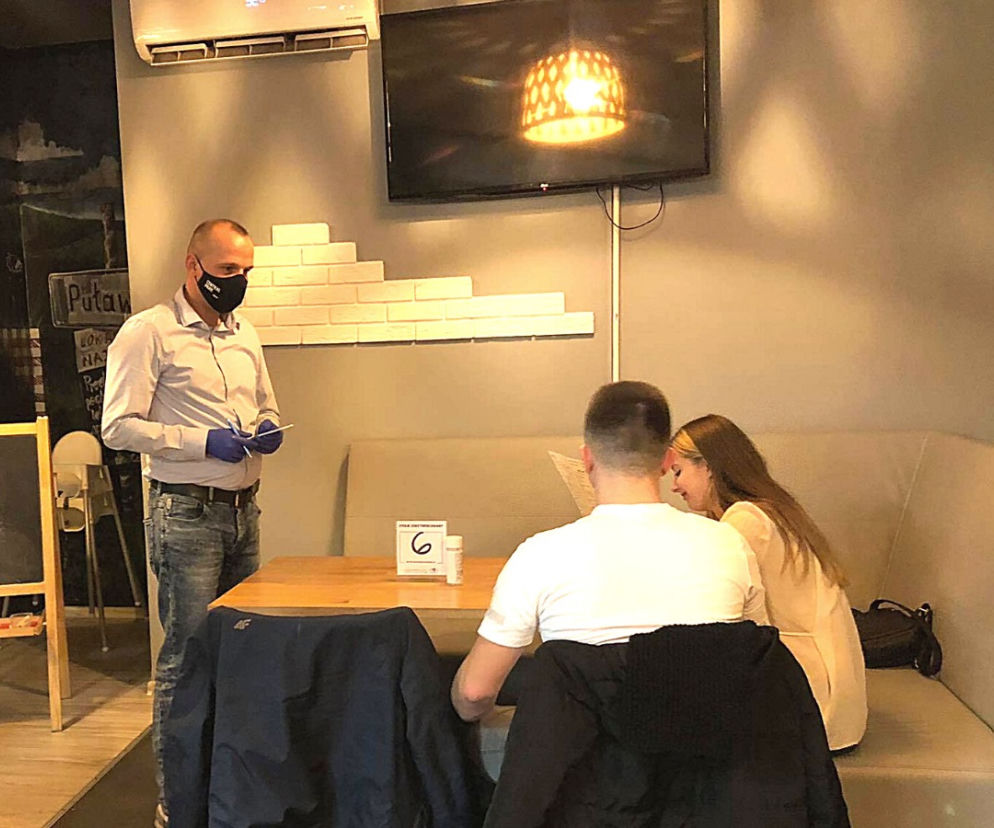 Restauracje się otwierają. Sanepid i policja kontrolują [AUDIO]