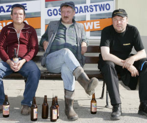 Ranczo. Ławeczka - Solejuk (Sylwester Maciejewski), Hadziuk (Bogdan Kalus), Pietrek (Piotr Pręgowski) - 2006 r.