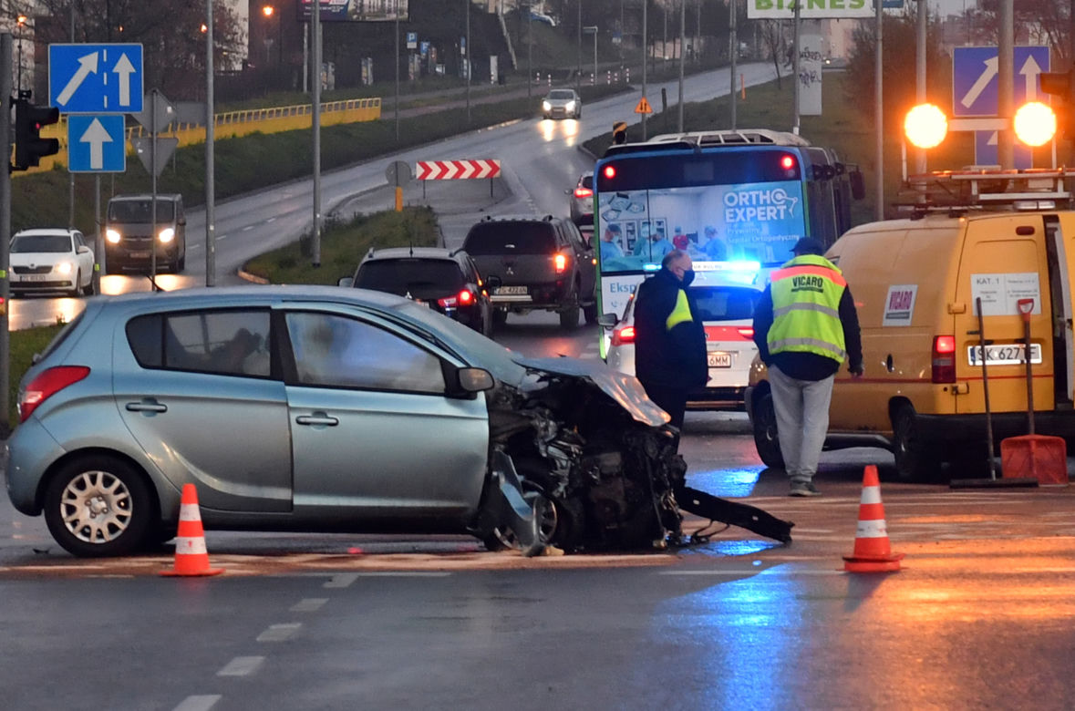Szczecin: Wypadek autobusu komunikacji miejskiej