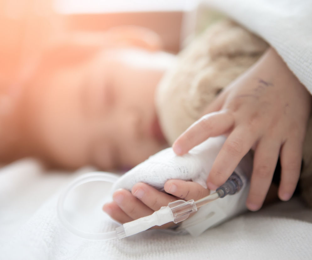 Potrącili tatusia, gdy trzymał mnie na rączkach. Teraz jestem w szpitalu