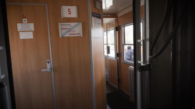 Jechałem legendarnym pociągiem. W środku jak kiedyś, aż trudno uwierzyć! Ludzie mówią wprost: „to były czasy”