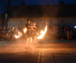 Warmiński Festiwal Ognia i Światła w Biskupcu. Zobaczcie, jak było! [ZDJĘCIA]