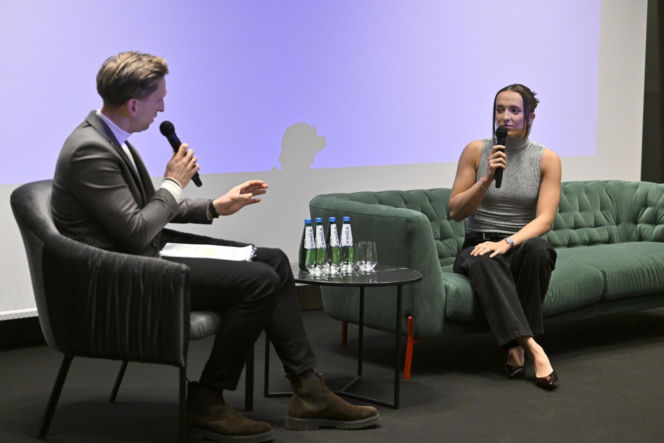 Iga Świątek i Daria Abramowicz na konferencji