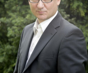 Robert Więckiewicz zaczynał w technikum budowlanym. Tak wyglądała jego niezwykła metamorfoza