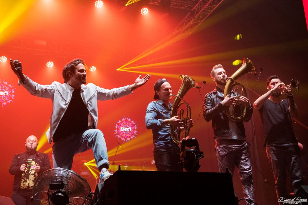 "Gwiazdy dla Białej Gwiazdy", czyli wielki koncert charytatywny w hali Wisły