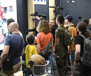 Warszawskie Targi Obronne. Ponad 100 wystawców, broń, sprzęt wojskowy i wyposażenie służb mundurowych w jednym miejscu!