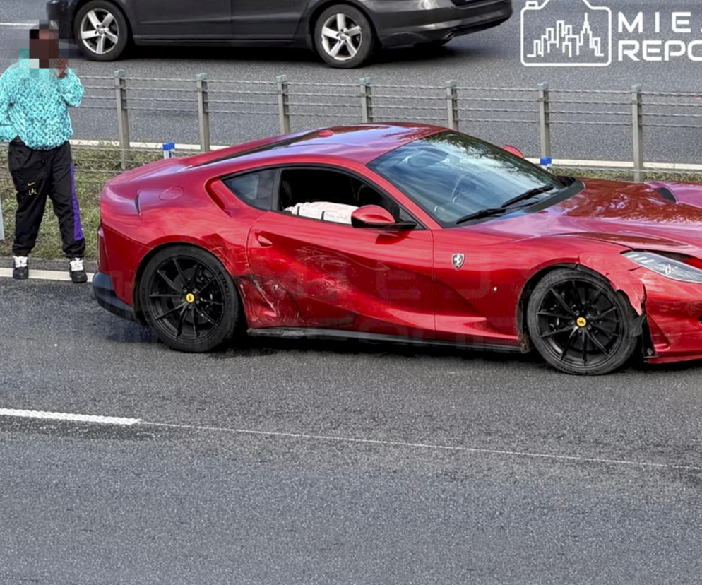 Norweg rozbił wypożyczone Ferrari na trasie S2. Zniszczone auto jest warte majątek