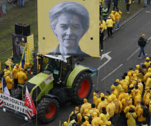 Tysiące rolników pod Parlamentem Europejskim. Sprzeciwiają się umowie UE–Mercosur