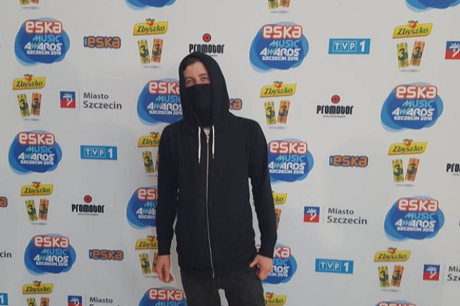 Alan Walker bez maski. Wiemy, jak wygląda!
