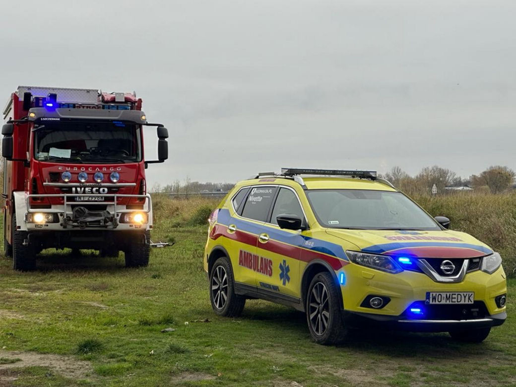 Tragedia na moście Poniatowskiego. Mężczyzna wpadł do Wisły. Trwa akcja ratunkowa
