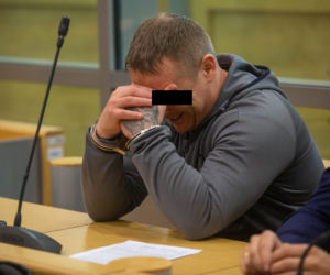 Ukradli staruszkom oszczędności metodą „na policjanta”