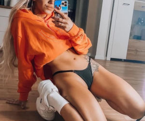 Claudia Redheaded, żona piłkarza Jakuba Kiwiora