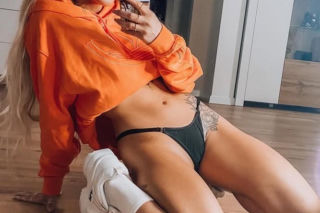 Claudia Redheaded, żona piłkarza Jakuba Kiwiora