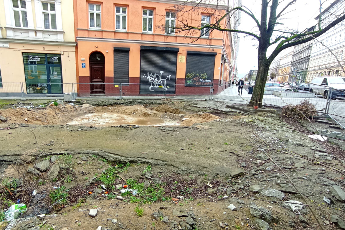 Pozostałości po dawnej "ścianie płaczu"