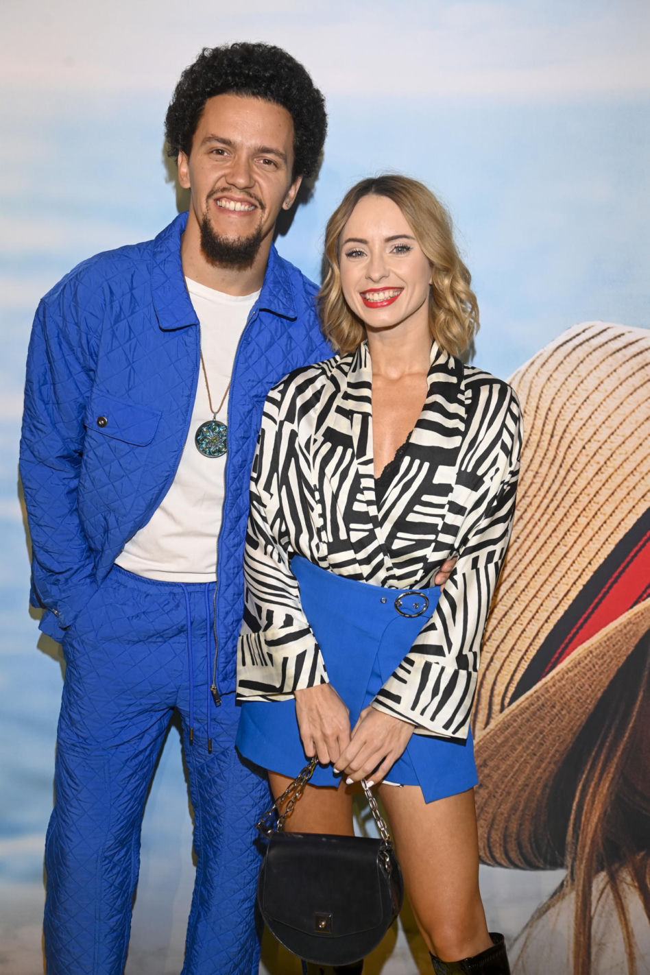 Gwiazdy na premierze filmu "Ania". Pojawił się także niewidziany syn Przybylskiej. Szymon Bieniuk nie krył przejęcia