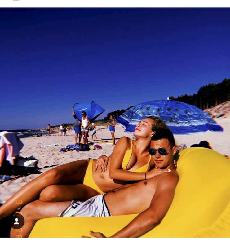 Zdrojkowski i Gasiewska na plaży