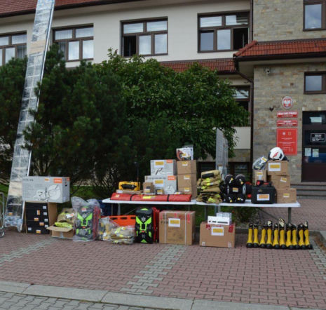 Będą działać szybciej i skuteczniej.  Nowy sprzęt dla strażaków OSP z Łososiny Dolnej