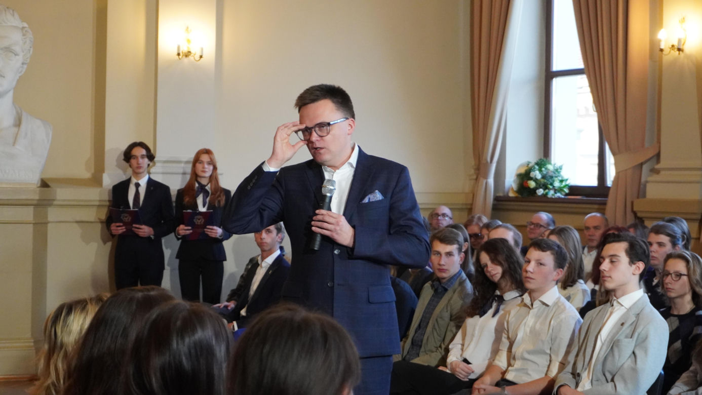 Marszałek Szymon Hołownia przeprowadził lekcję obywatelską w V LO w Krakowie