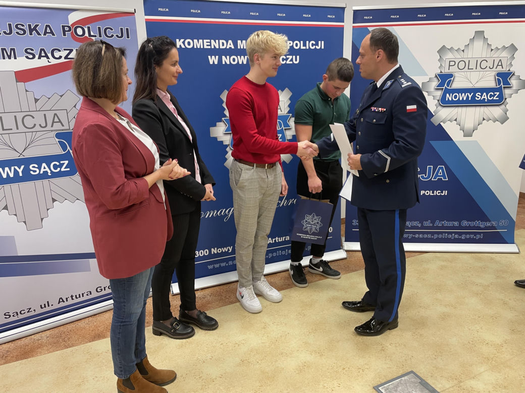 Komendant Policji w Nowym Saczu podziękował uczniom ZS nr 1 