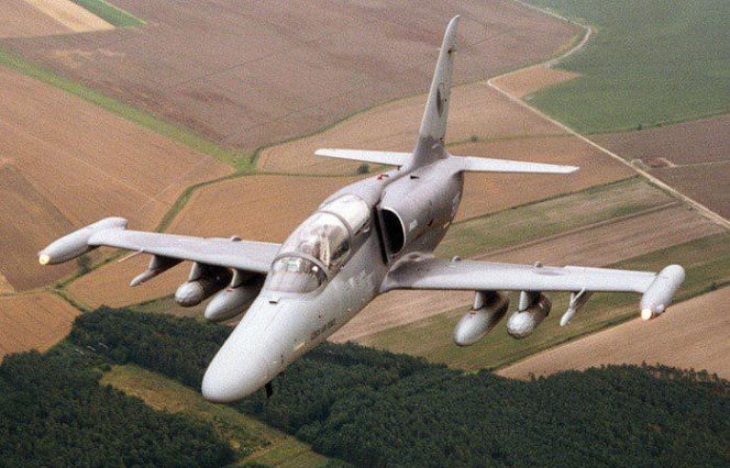 Czeskie samoloty L-159 nie dla Ukrainy. Polityczna burza w Pradze - premier kontra generał