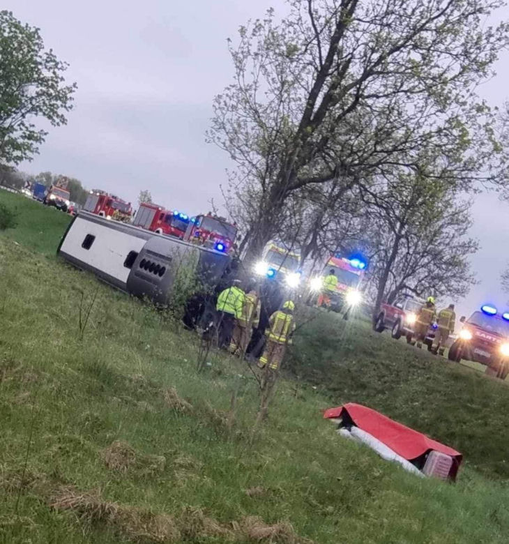 Wypadek autobusu pod Siedlcami. Droga zablokowana, są ranni