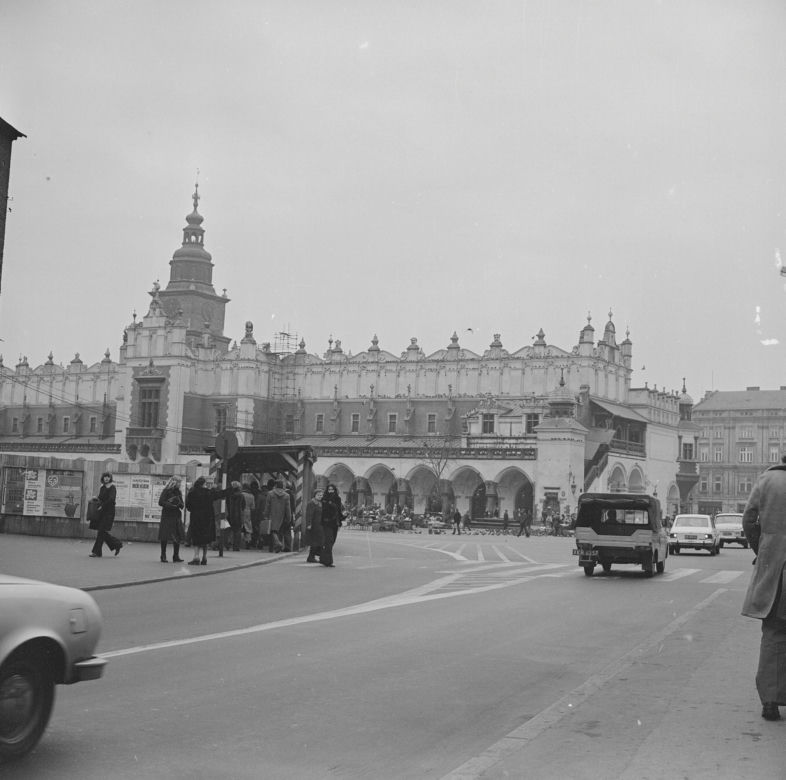 Krakowskie Sukiennice lat 70. XX w. 