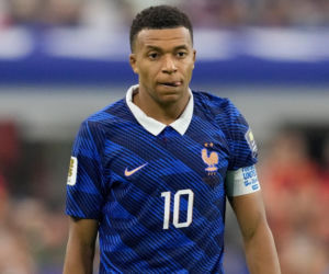 Kylian Mbappe z aktorką Ester Exposito na wakacjach na Sardynii