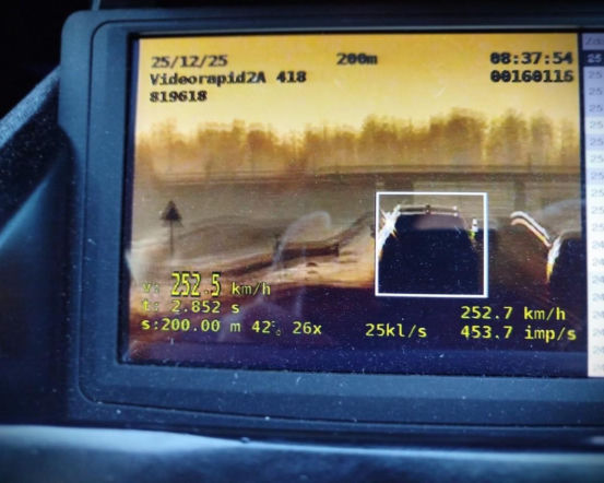 Pomylił obwodnicę z pasem startowym. Pędził bmw 252 km/h. Tłumaczenie kierowcy zaskakuje