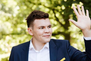 Najmłodszy poseł w Polsce to Adam Gomola. Jest wnukiem polskiego króla